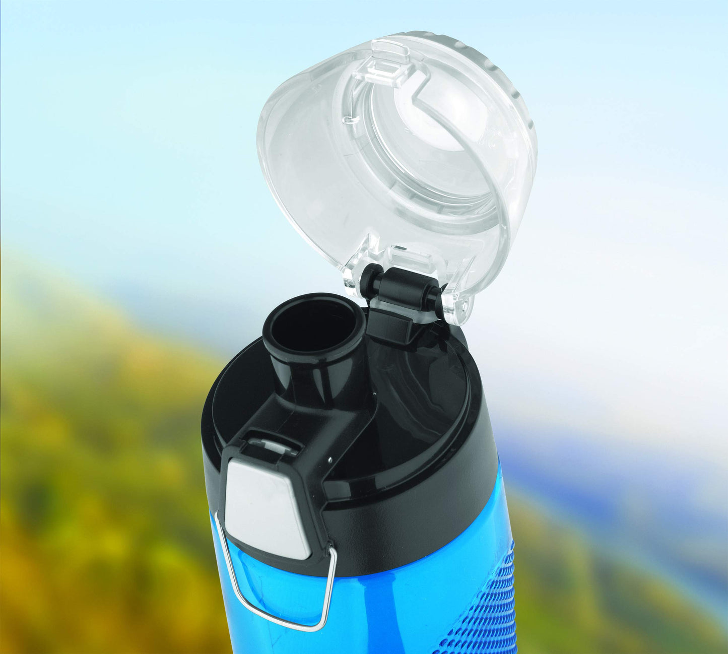 Thermos 680ml blue bottle clipped to gym bag, perfect for hot weather