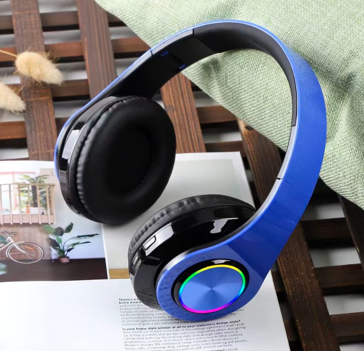 Wireless Bluetooth 5.0 Foldable headphone with Built-in microphone and Stereo Sound